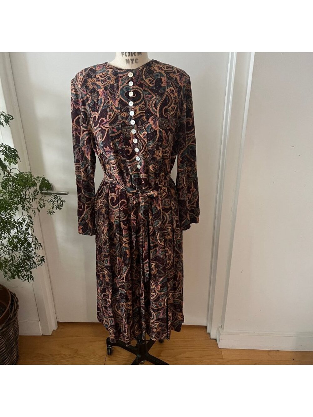 VTG  80's CYNTHIA HOWIE Belted Long Paisley Dress. Size 10